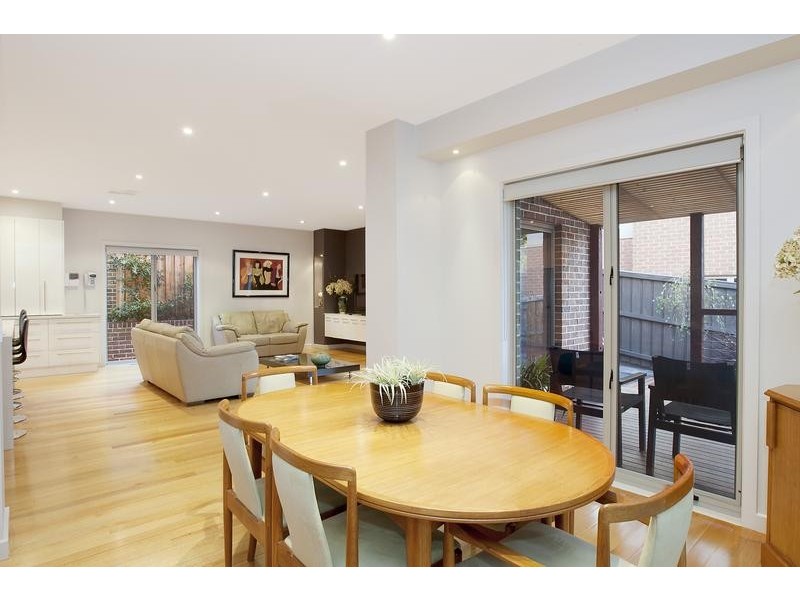 3 Red Berry Lane Enter at 87 Banyule Road, Rosanna VIC 3084