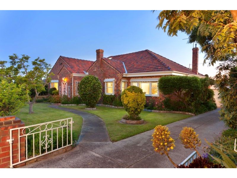 15 Otterington Grove, Ivanhoe VIC 3079
