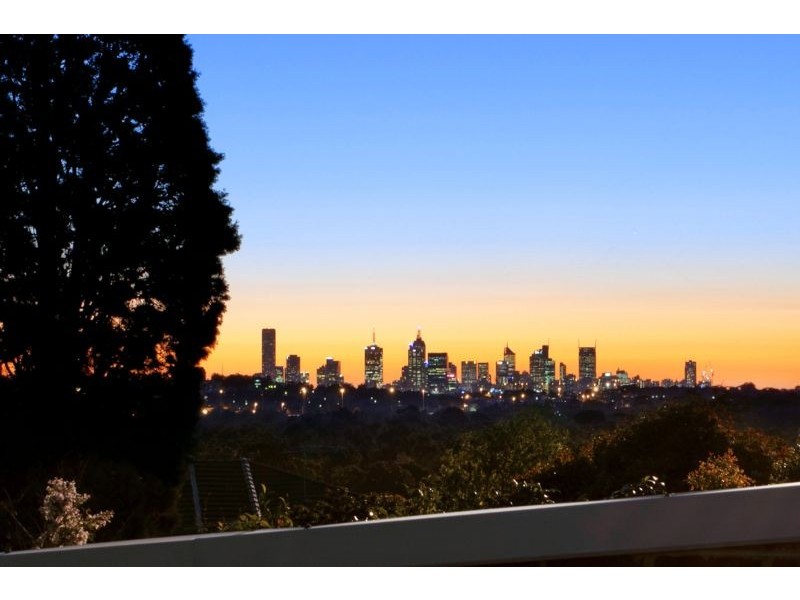 15 Otterington Grove, Ivanhoe VIC 3079