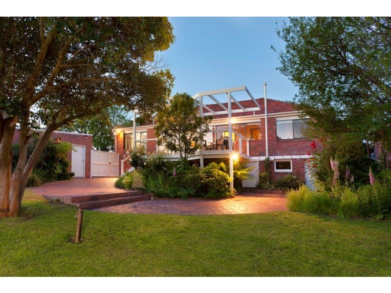 15 Otterington Grove, Ivanhoe VIC 3079
