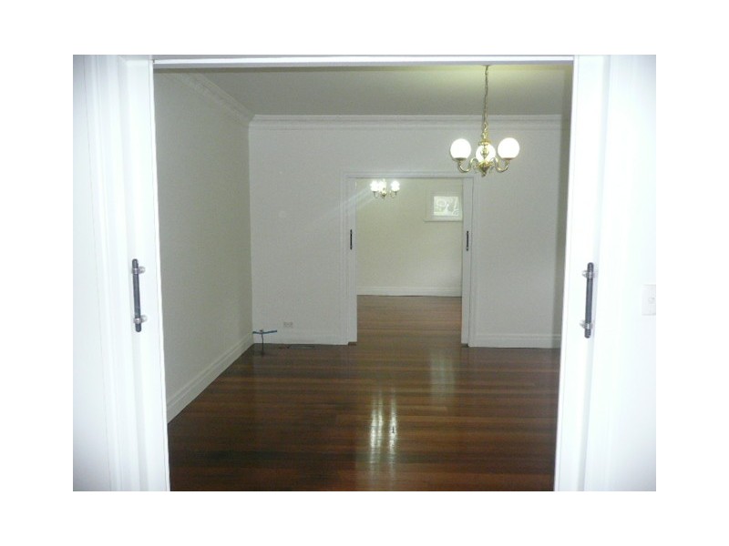 15 Otterington Grove, Ivanhoe VIC 3079