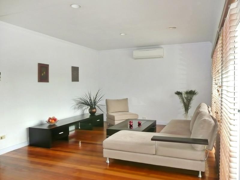 18 Pacific Drive, Heidelberg West VIC 3081