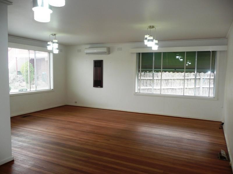 2/1 Mervyn Crescent, Ivanhoe VIC 3079