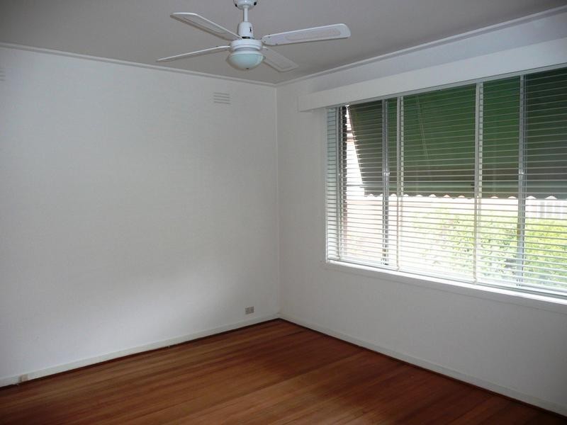 2/1 Mervyn Crescent, Ivanhoe VIC 3079