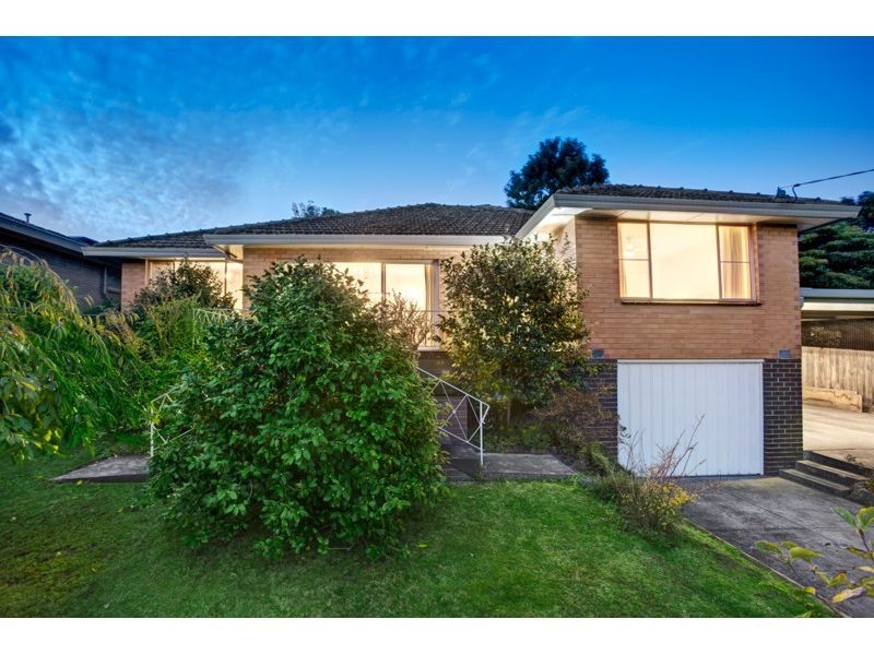 8 Lorraine Parade, Viewbank VIC 3084