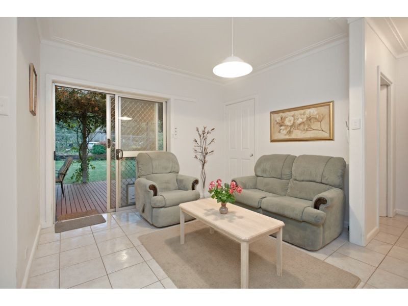 8 Lorraine Parade, Viewbank VIC 3084