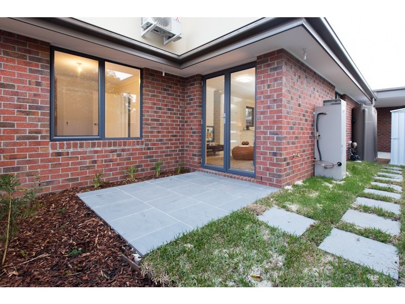 2/105 Outhwaite Road, Heidelberg Heights VIC 3081