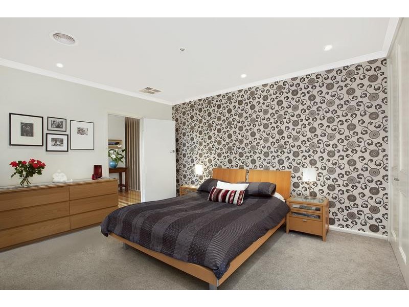 77 Locksley Road, Ivanhoe VIC 3079