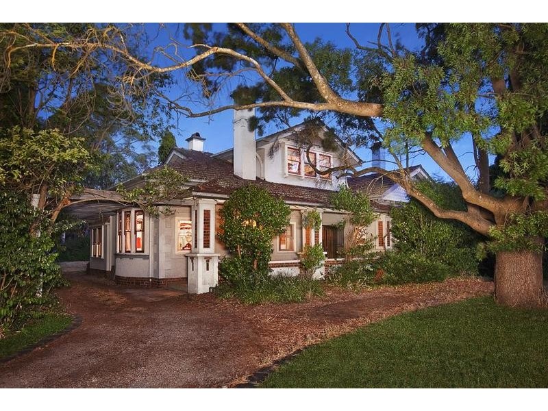 2 Summit Drive, Eaglemont VIC 3084
