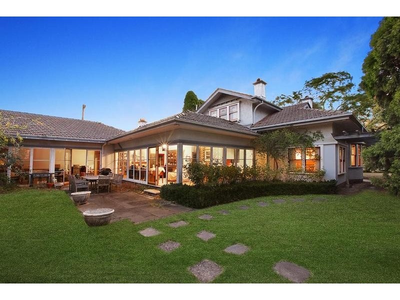 2 Summit Drive, Eaglemont VIC 3084