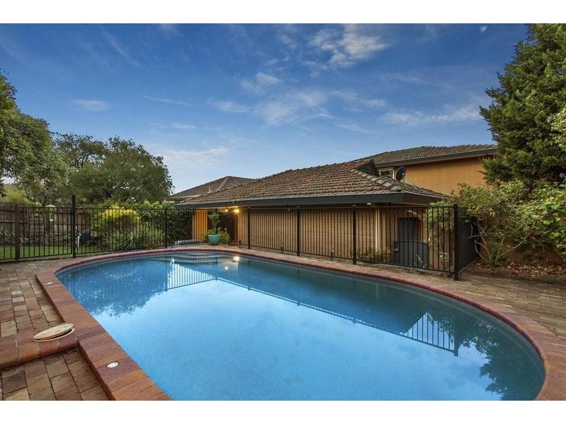 15 Louise Street, Heidelberg VIC 3084