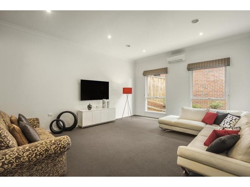 8 Cade Grove, Macleod VIC 3085