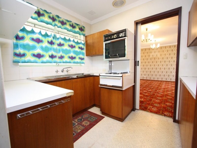 11 Sullivan Street, Beckenham WA 6107