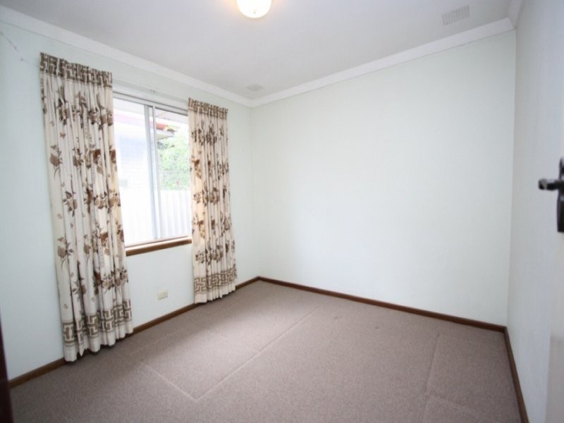 11 Sullivan Street, Beckenham WA 6107