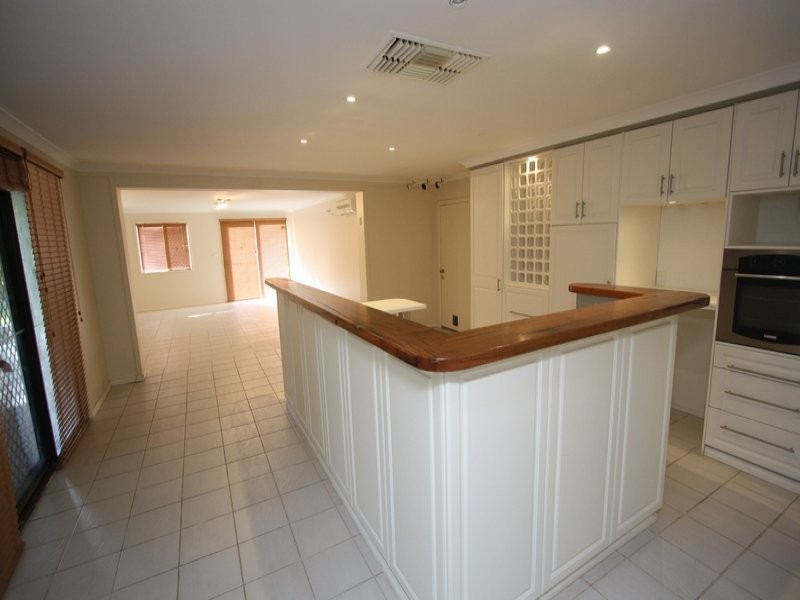 8 Isdell Place, Gosnells WA 6110