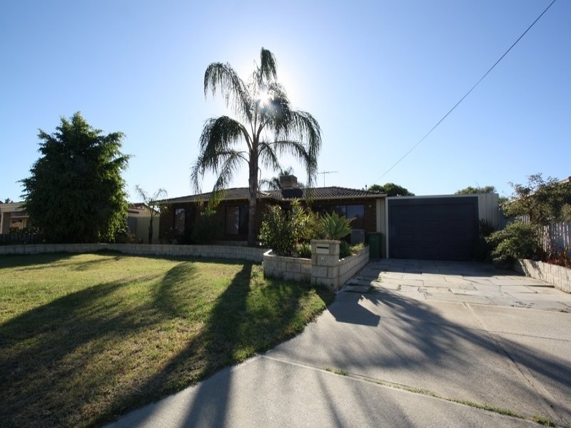 8 Isdell Place, Gosnells WA 6110