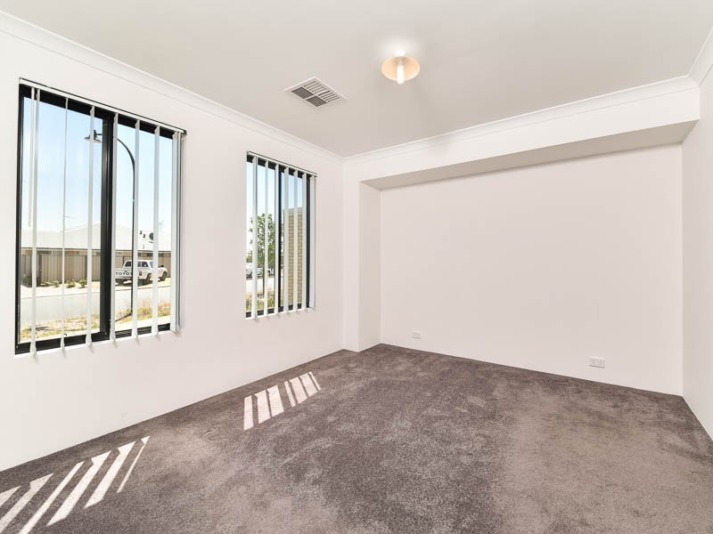 55 Riva Entrance, Piara Waters WA 6112