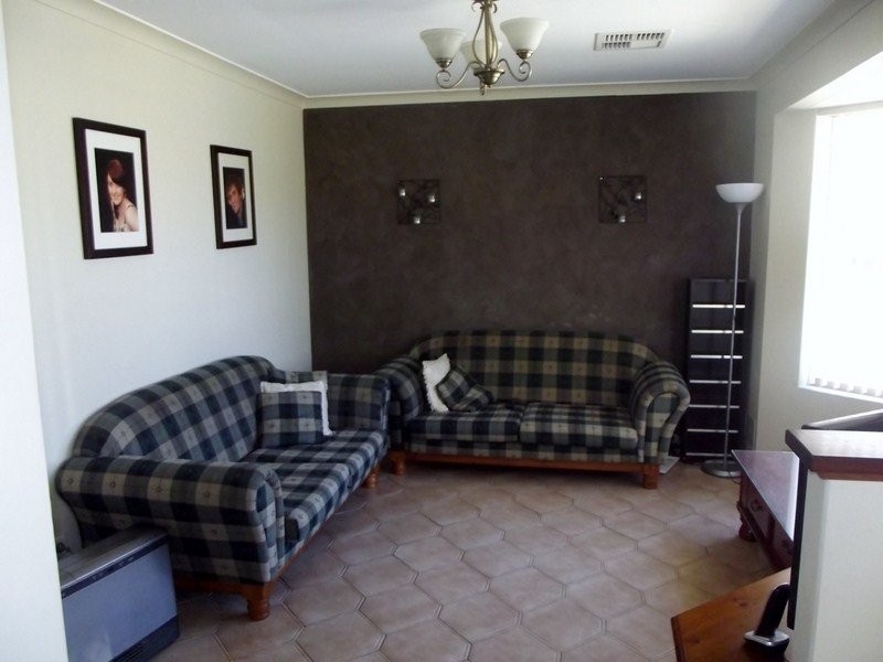 17 Lakewook Cove, Kenwick WA 6107