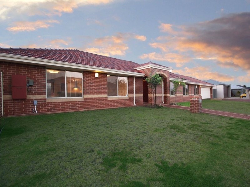 2 Sheldon Street, Piara Waters WA 6112