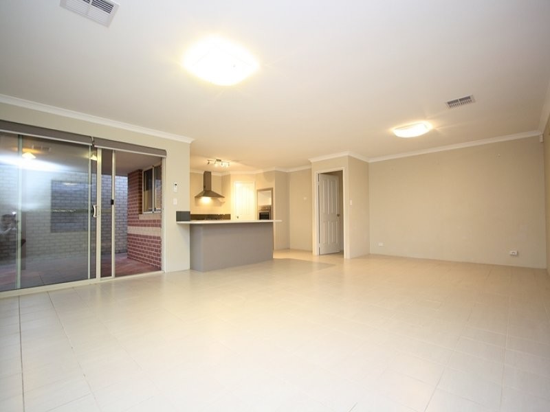 2 Sheldon Street, Piara Waters WA 6112