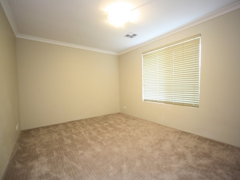2 Sheldon Street, Piara Waters WA 6112
