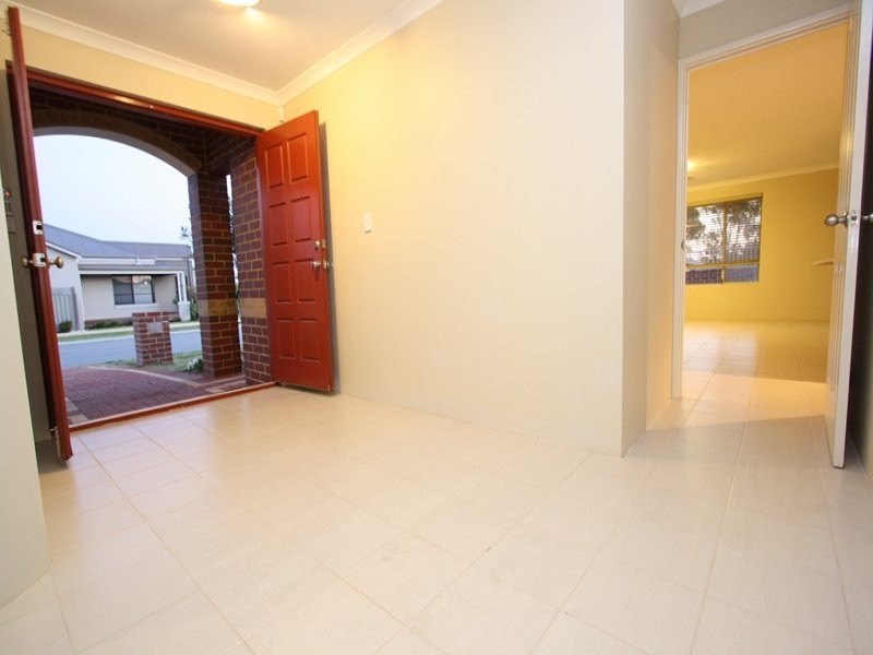 2 Sheldon Street, Piara Waters WA 6112