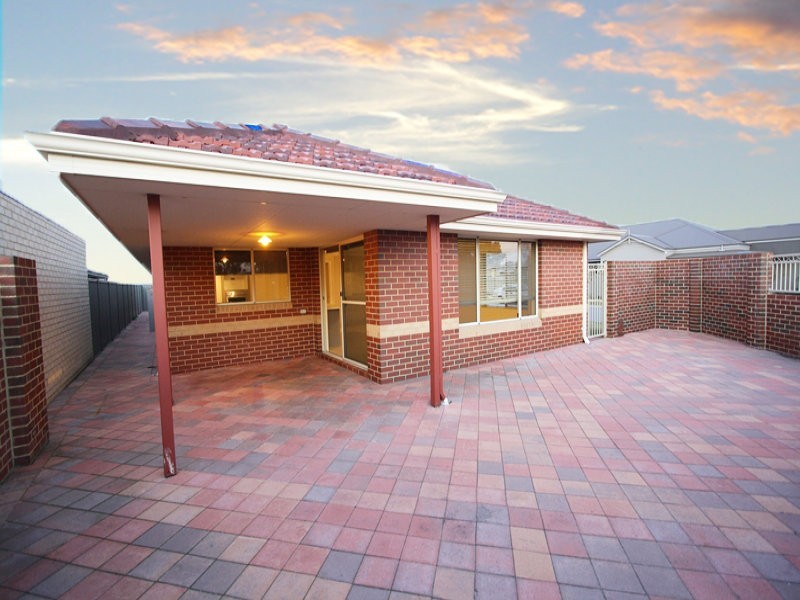 2 Sheldon Street, Piara Waters WA 6112