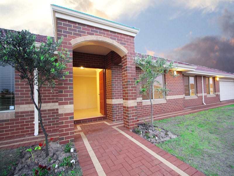 2 Sheldon Street, Piara Waters WA 6112