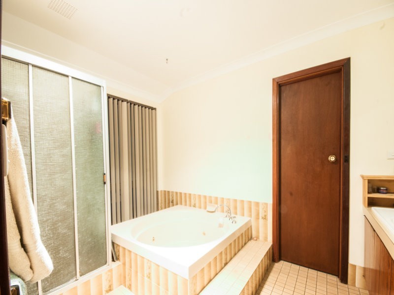 3 Allamanda Way, Forrestfield WA 6058