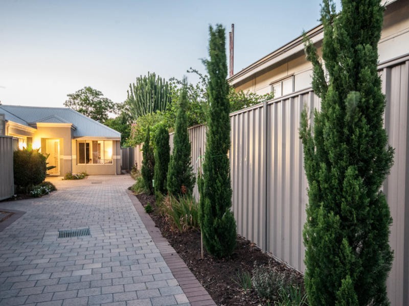 32A Barnsley Street, Queens Park WA 6107