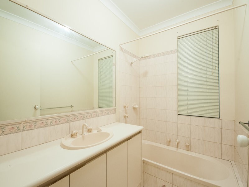 3/3 Hove Court, Nollamara WA 6061