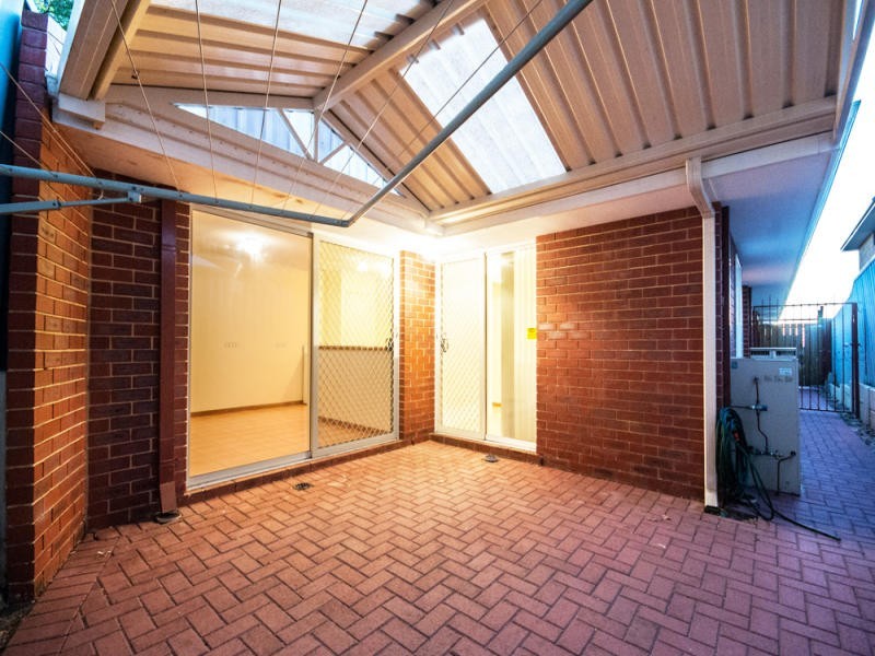 3/3 Hove Court, Nollamara WA 6061