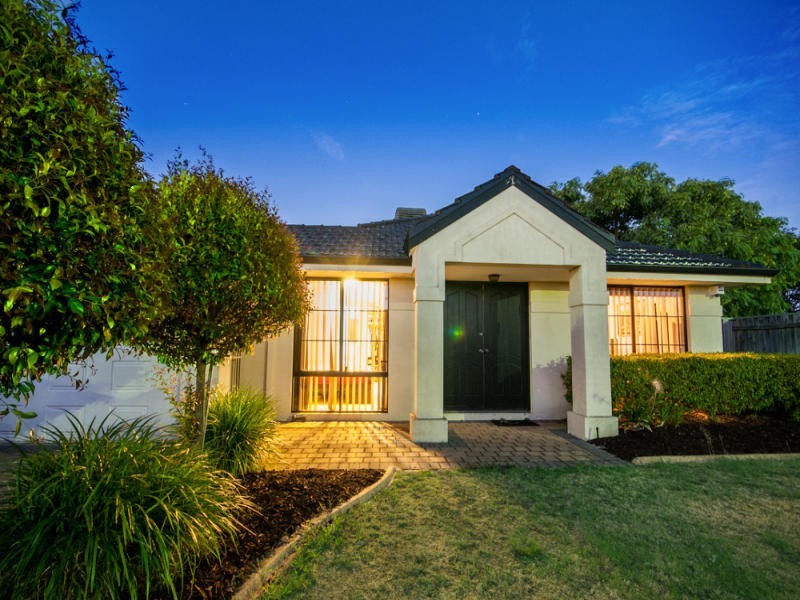 1 Woodhouse Circuit, Canning Vale WA 6155