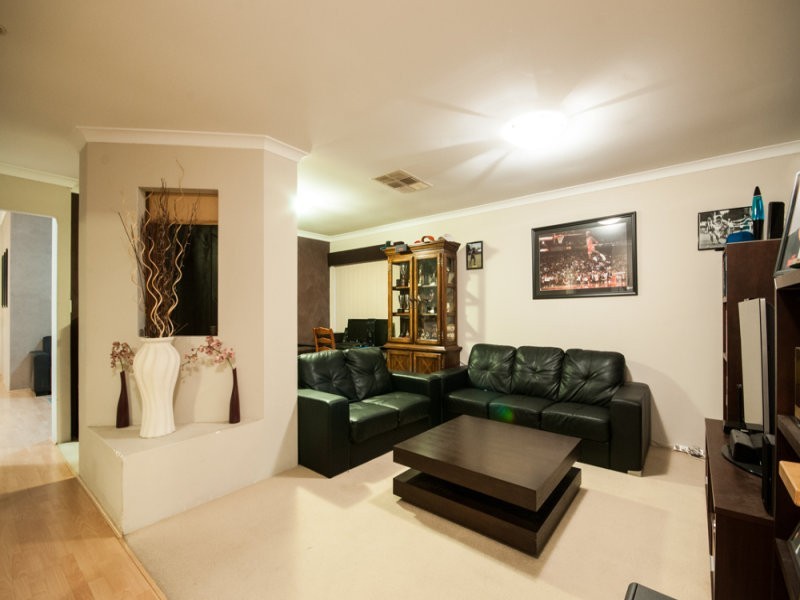 1 Woodhouse Circuit, Canning Vale WA 6155