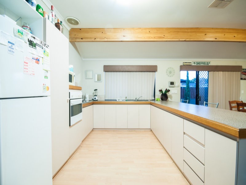 1 Woodhouse Circuit, Canning Vale WA 6155