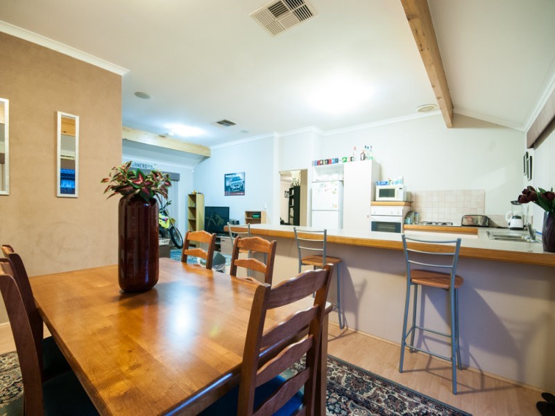 1 Woodhouse Circuit, Canning Vale WA 6155