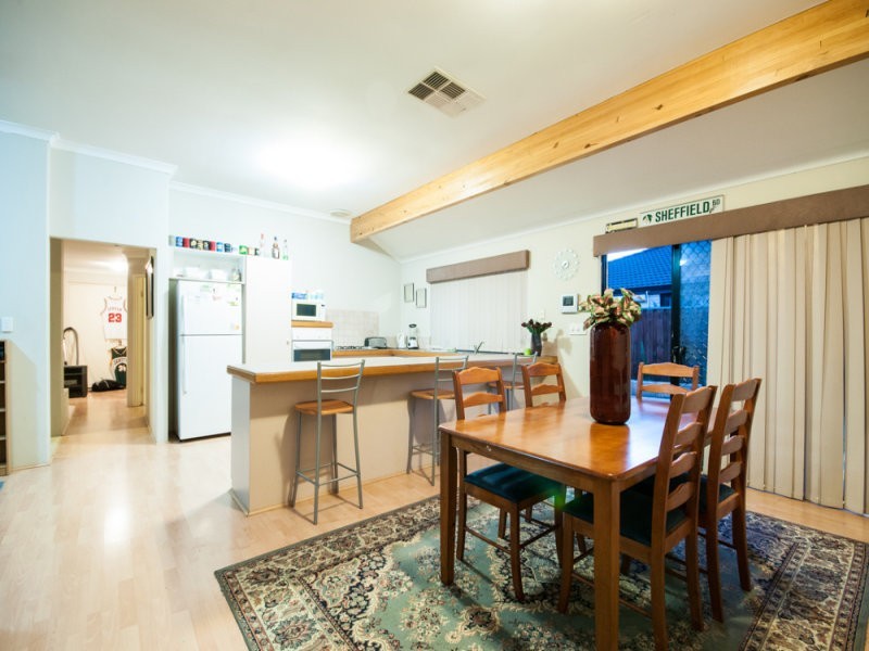 1 Woodhouse Circuit, Canning Vale WA 6155