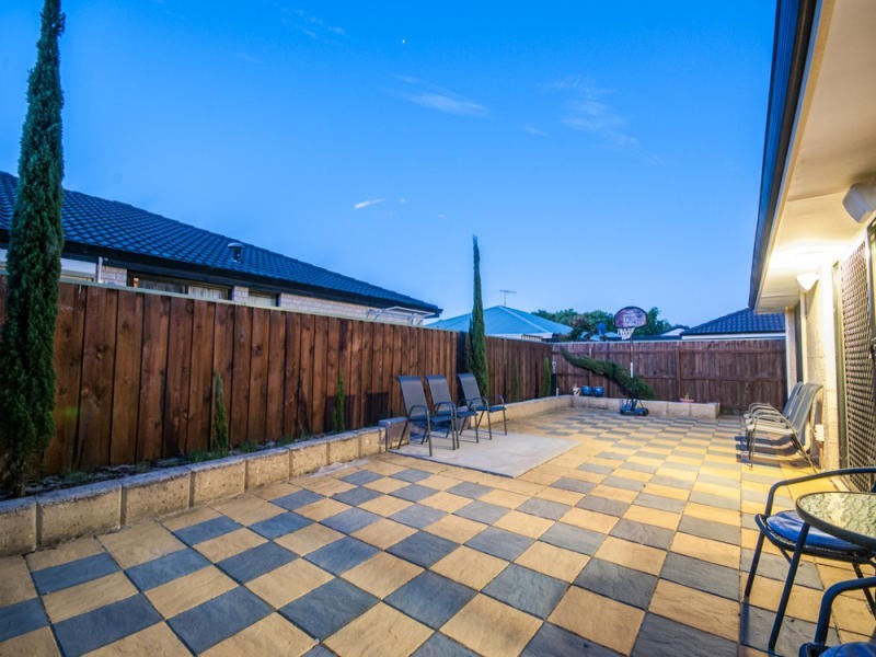 1 Woodhouse Circuit, Canning Vale WA 6155