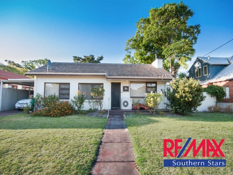 5 Berehaven Ave, Thornlie WA 6108