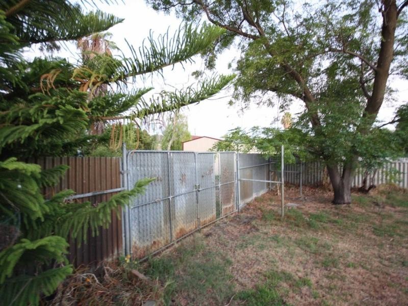 11 Toledo Close, Cannington WA 6107