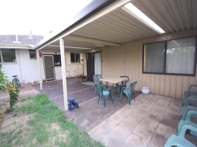 11 Toledo Close, Cannington WA 6107