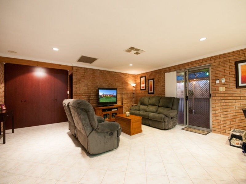 20 Allamanda Way, Forrestfield WA 6058