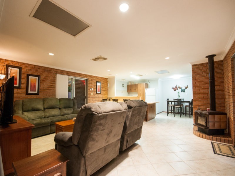 20 Allamanda Way, Forrestfield WA 6058