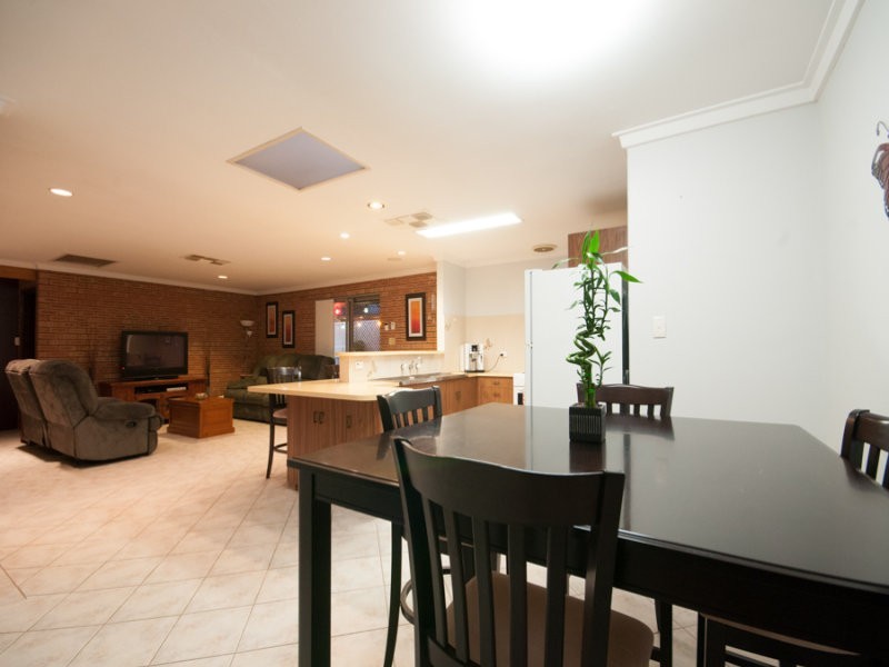 20 Allamanda Way, Forrestfield WA 6058