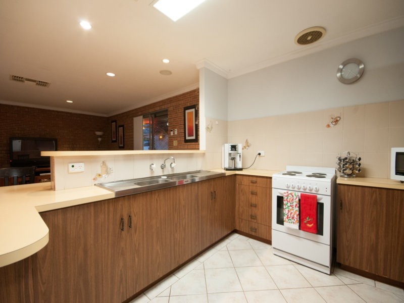 20 Allamanda Way, Forrestfield WA 6058