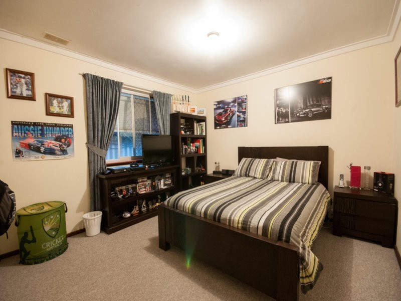 20 Allamanda Way, Forrestfield WA 6058