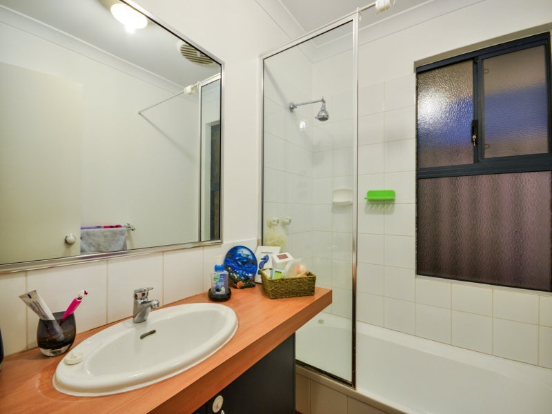 2/48 Thomas Street, Queens Park WA 6107