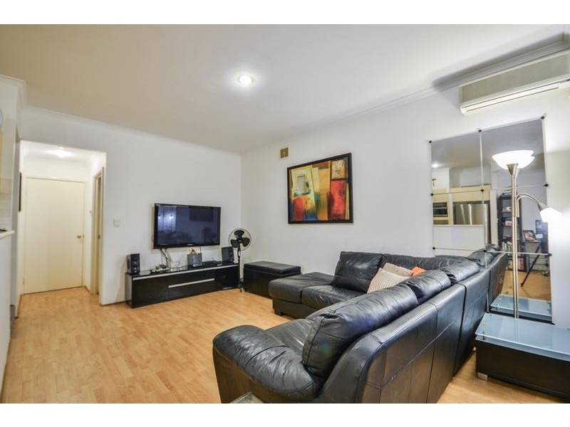 6/10 Leila Street, Cannington WA 6107