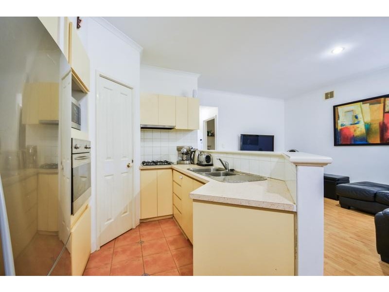 6/10 Leila Street, Cannington WA 6107