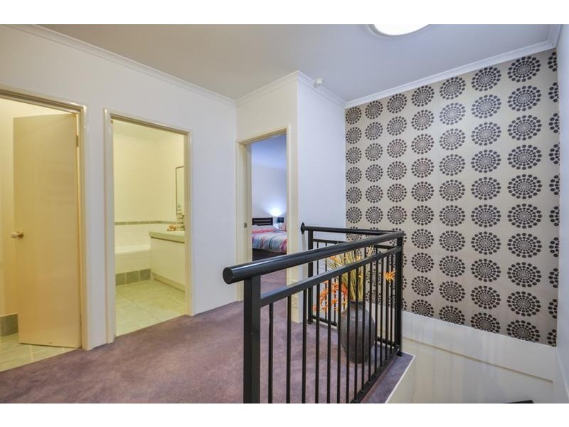 6/10 Leila Street, Cannington WA 6107